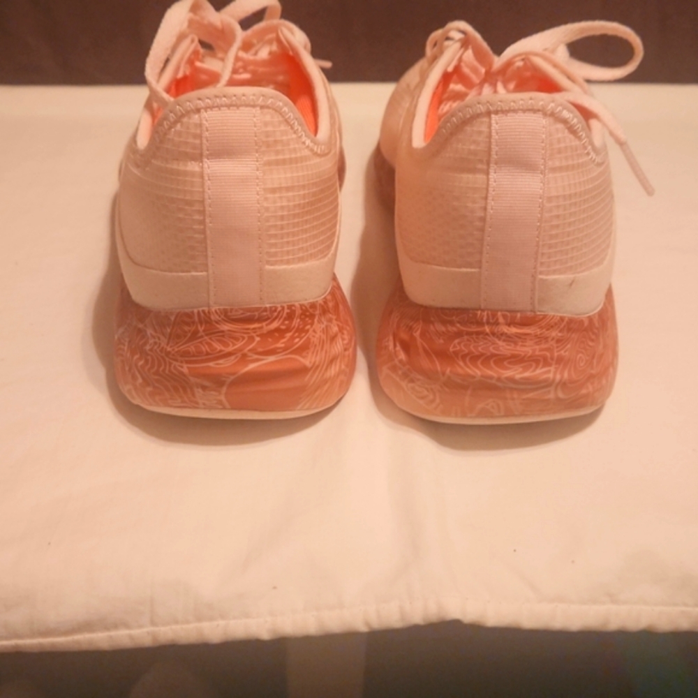 Reebok - Picture 5 of 6